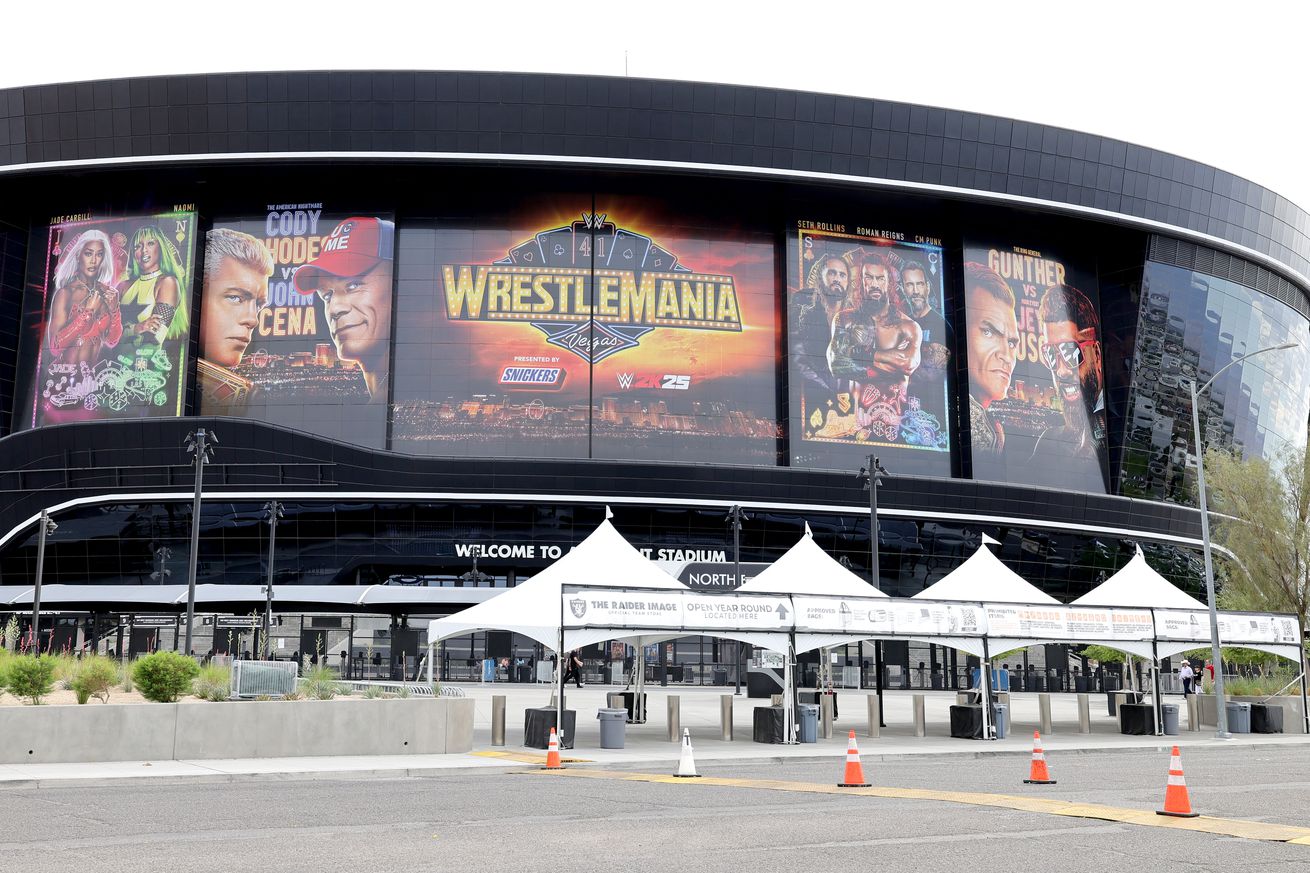WrestleMania 41 - Previews