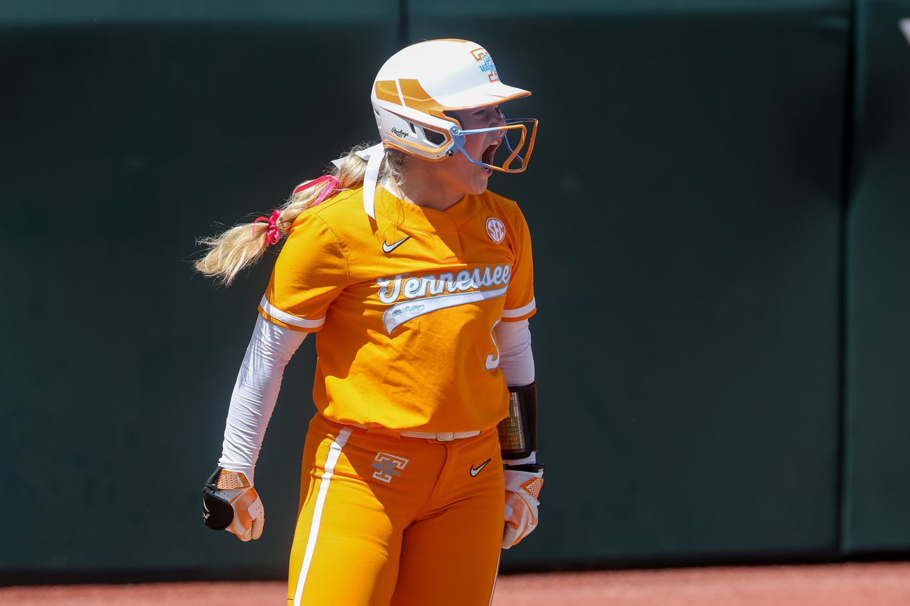 COLLEGE SOFTBALL: APR 13 Tennessee at Texas