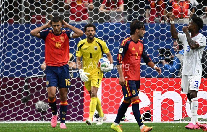  40-Year-Old Vozinha The Hero as Debutant Cape Verde Silence Spain