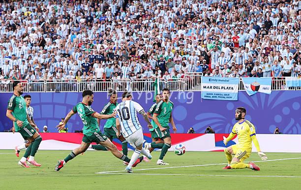 Lionel Messi, Algeria